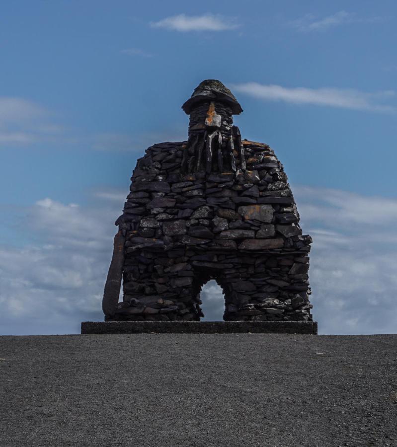 Brenna: Cliffside Apartment Hellissandur Bagian luar foto